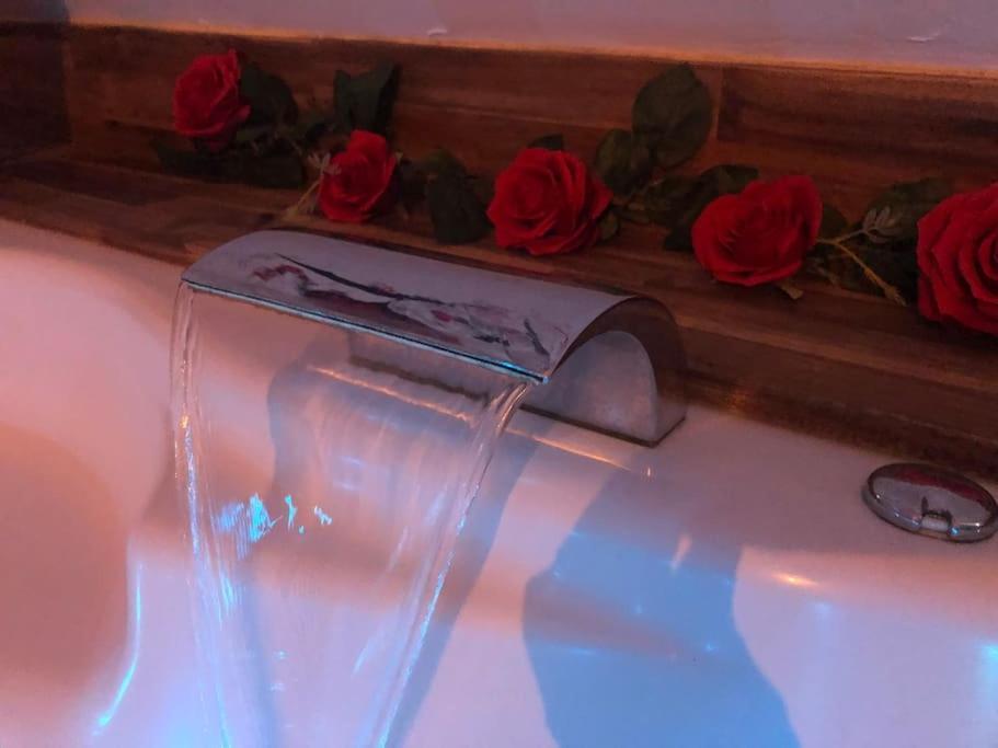 Sejour Detente Au Coeur De Macon Spa,Cine,Bouteille Offerte Exteriör bild