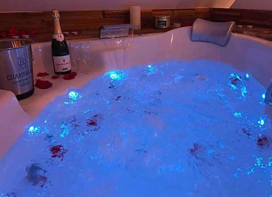 Sejour Detente Au Coeur De Macon Spa,Cine,Bouteille Offerte Exteriör bild