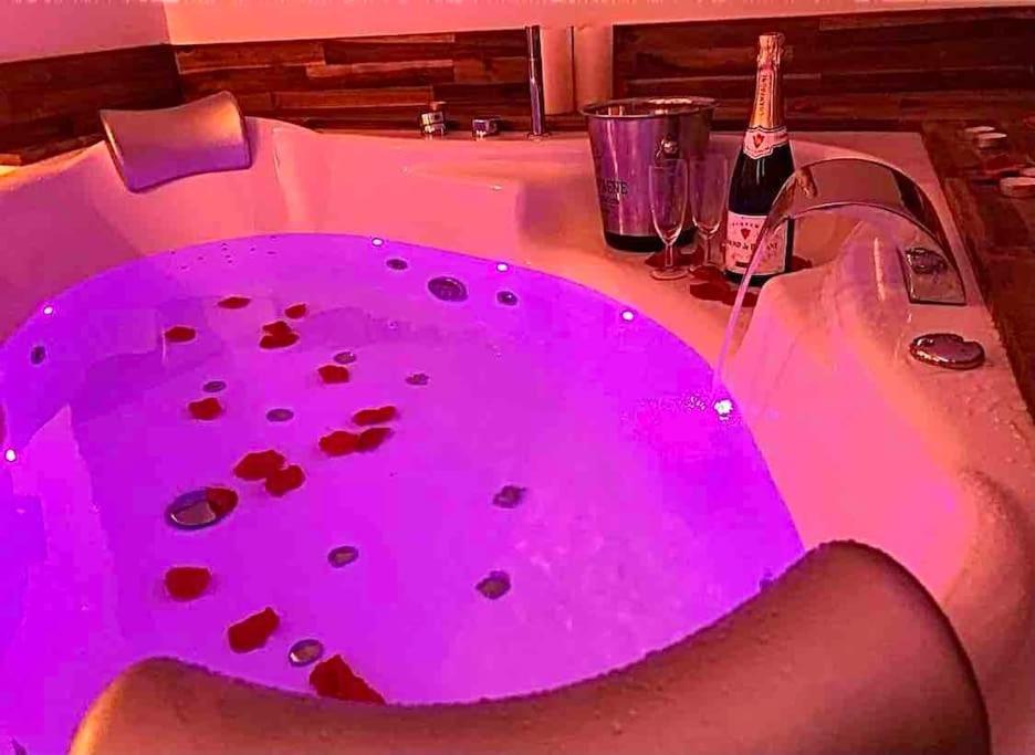 Sejour Detente Au Coeur De Macon Spa,Cine,Bouteille Offerte Exteriör bild