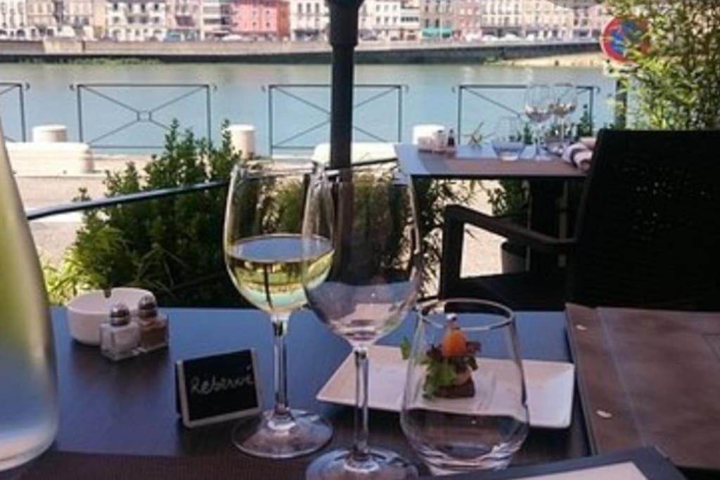 Sejour Detente Au Coeur De Macon Spa,Cine,Bouteille Offerte Exteriör bild